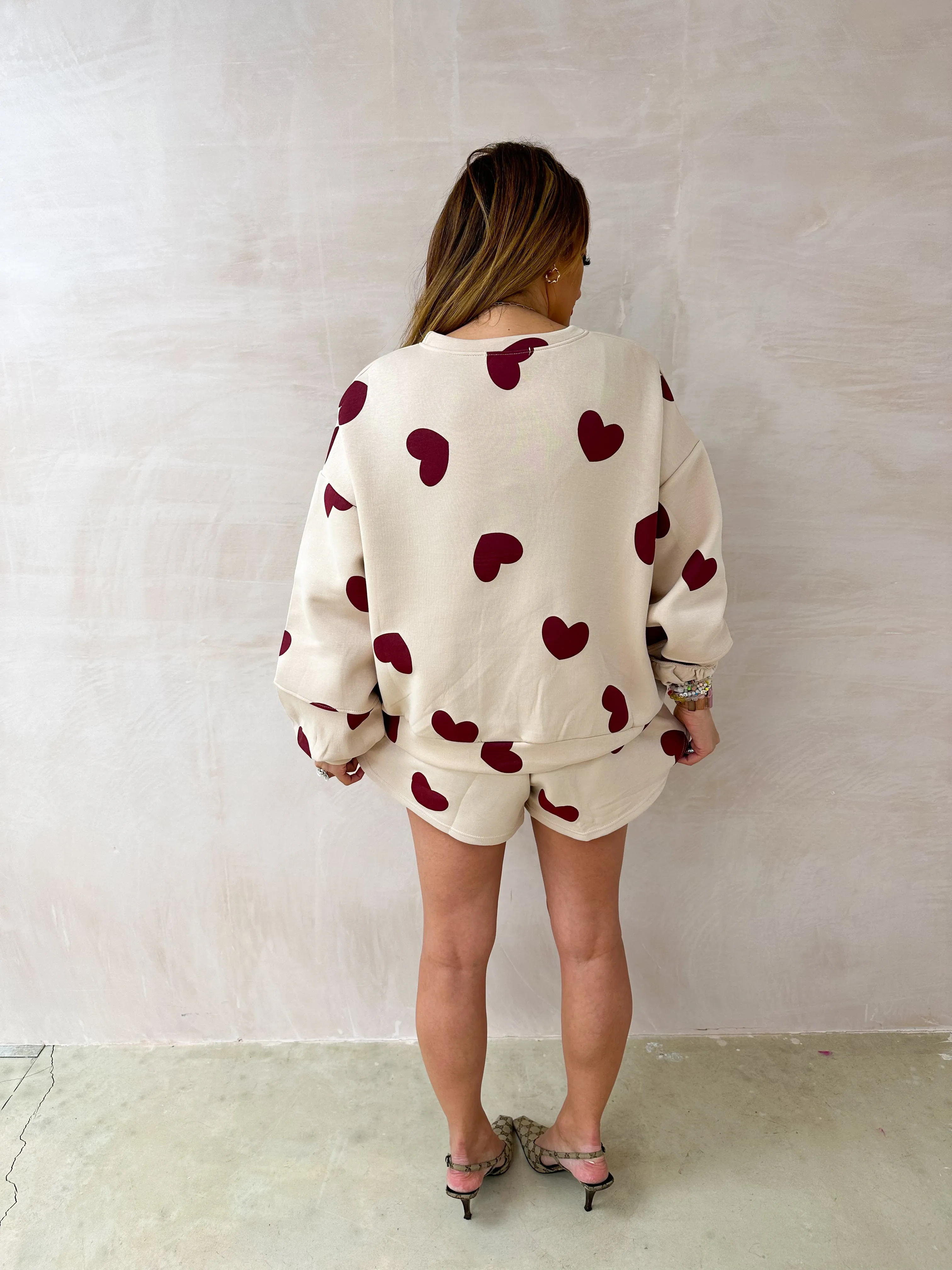 All Over Scattered Heart Sweatshirt In Beige/Burgundy