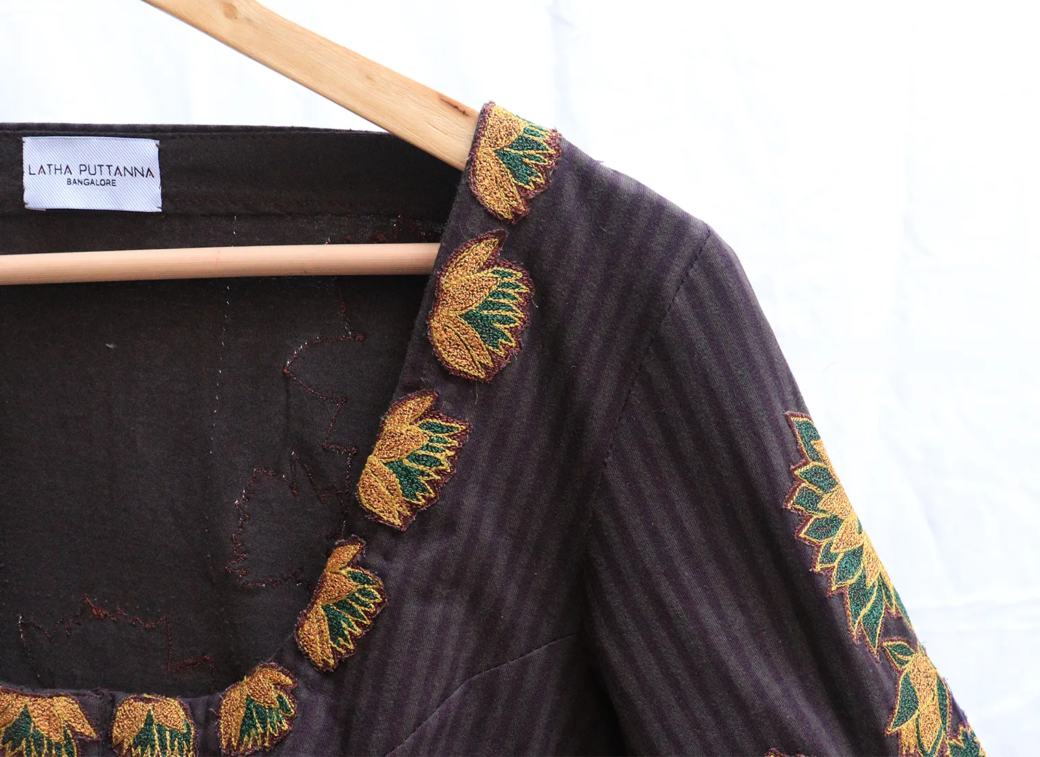 Brown,printed Strechable  knit,Applique blouse