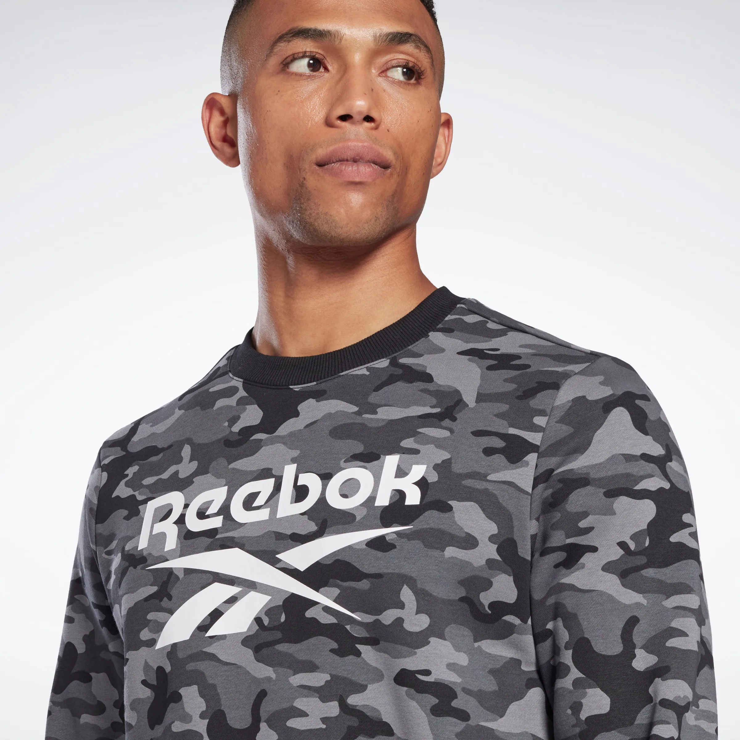 Reebok Apparel Men Reebok Identity Camo Big Logo Crew Sweatshirt Black