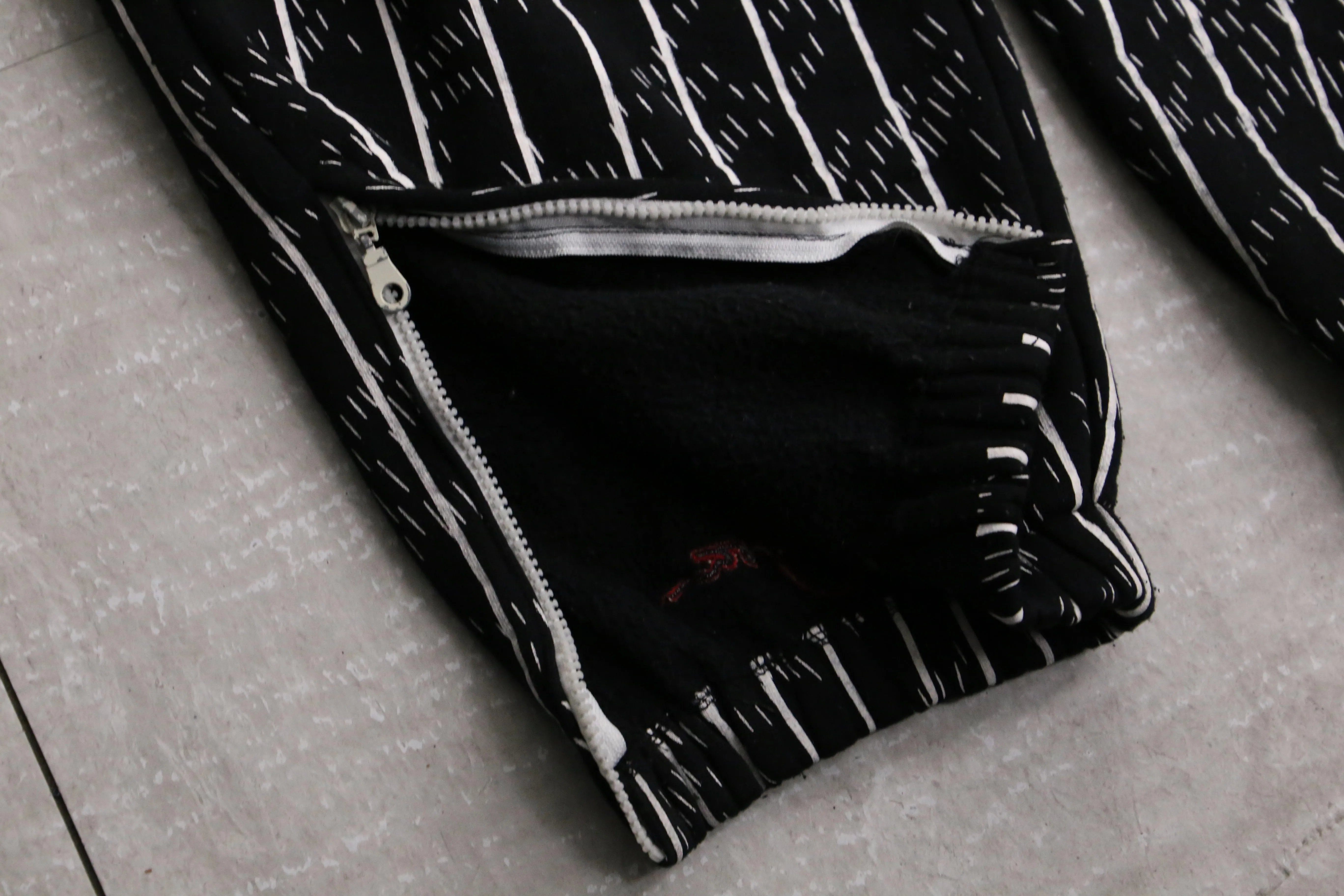 “Sean John” monotone stripe  pattern loose sweat pants